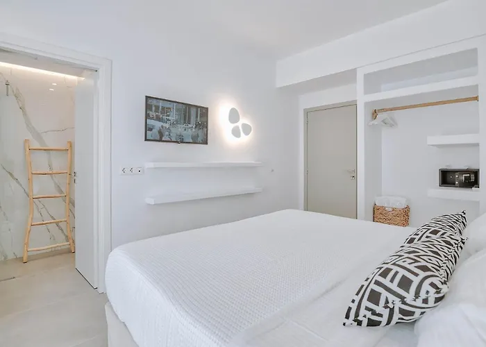 Nautica - Grand With Jacuzzi